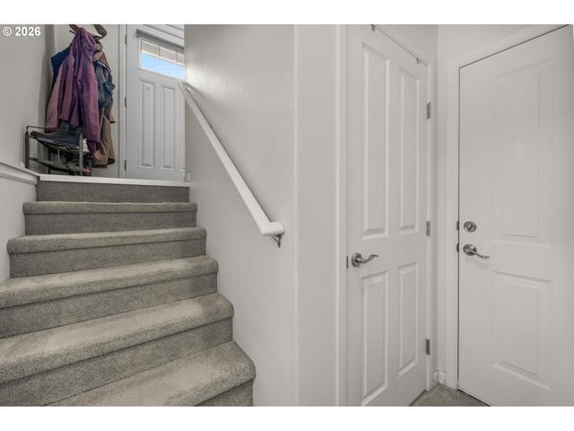 10860 Sw BRIARWOOD Pl, Portland, OR 97223
