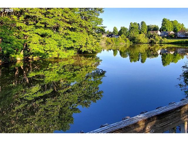 10860 Sw BRIARWOOD Pl, Portland, OR 97223