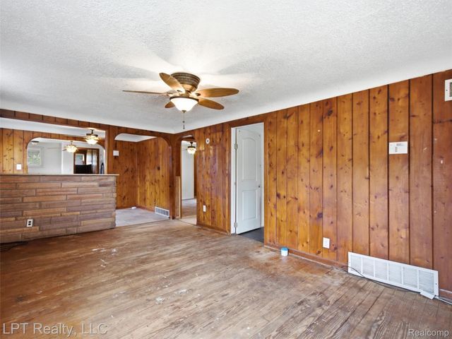 3385 N Genesee Road N, Genesee Charter Township, MI 48506