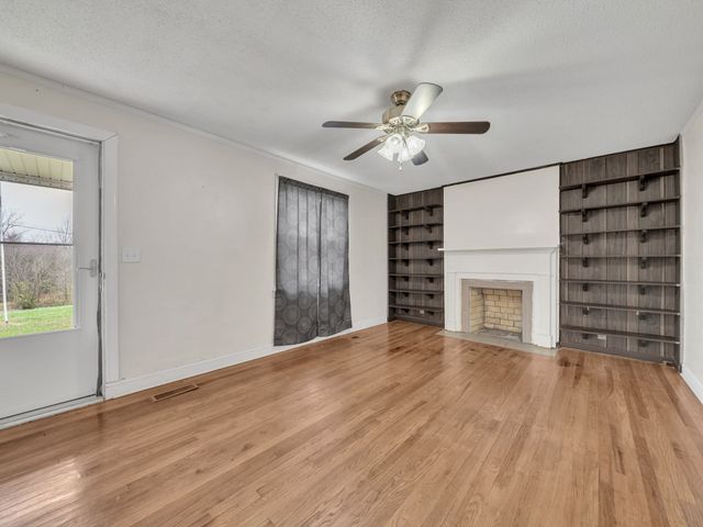 1732 Buck Hollow Rd, Chapmansboro, TN 37035