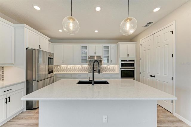 3519 74TH AVENUE CIRCLE E, Sarasota, FL 34243