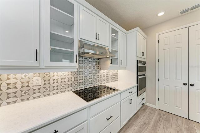 3519 74TH AVENUE CIRCLE E, Sarasota, FL 34243