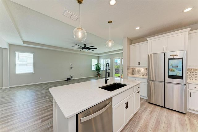 3519 74TH AVENUE CIRCLE E, Sarasota, FL 34243