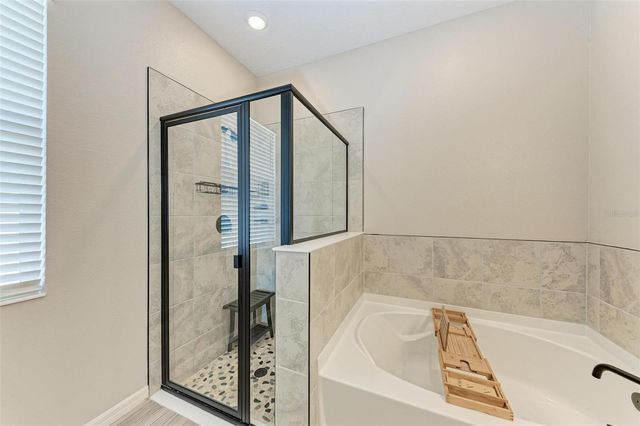 3519 74TH AVENUE CIRCLE E, Sarasota, FL 34243