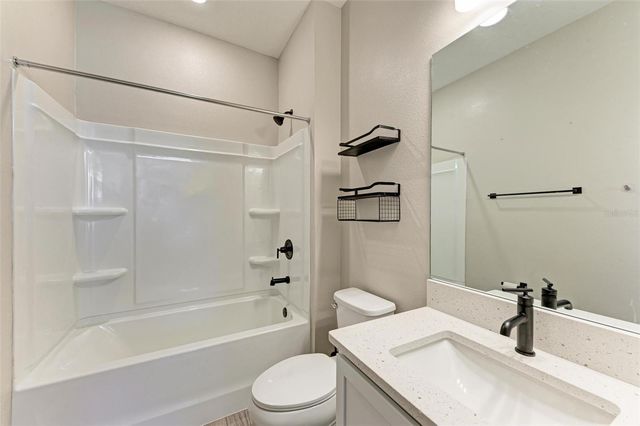 3519 74TH AVENUE CIRCLE E, Sarasota, FL 34243