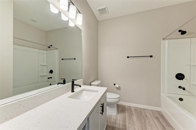 3519 74TH AVENUE CIRCLE E, Sarasota, FL 34243