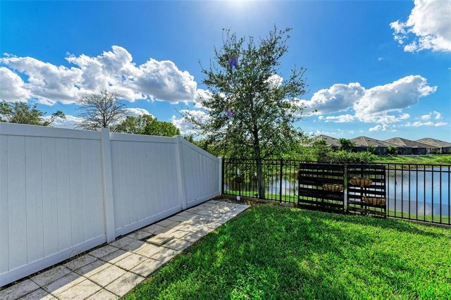 3519 74TH AVENUE CIRCLE E, Sarasota, FL 34243