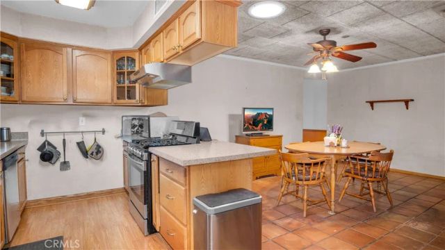 6819 Cantaloupe Avenue, Van Nuys, CA 91405