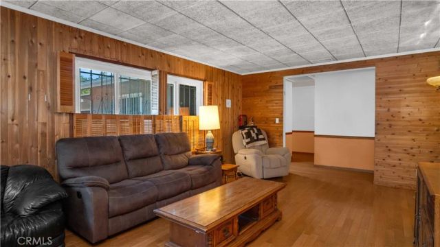 6819 Cantaloupe Avenue, Van Nuys, CA 91405