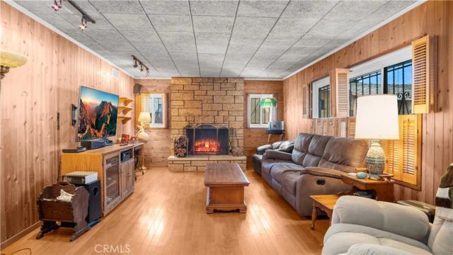 6819 Cantaloupe Avenue, Van Nuys, CA 91405
