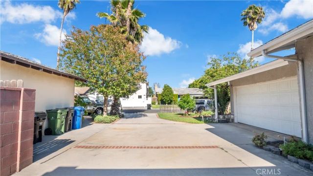 6819 Cantaloupe Avenue, Van Nuys, CA 91405