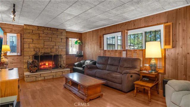 6819 Cantaloupe Avenue, Van Nuys, CA 91405