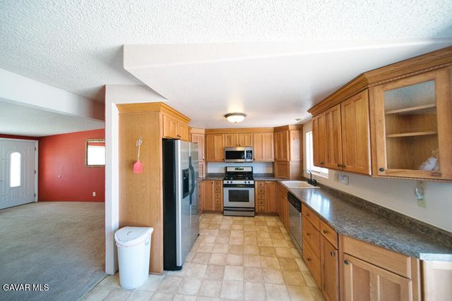 8537 Tamarack Avenue, California City, CA 93505