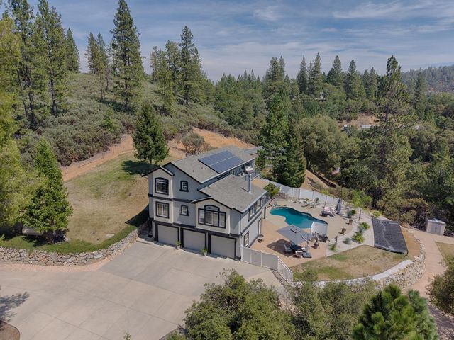580 Gayl Dr, Colfax, CA 95713