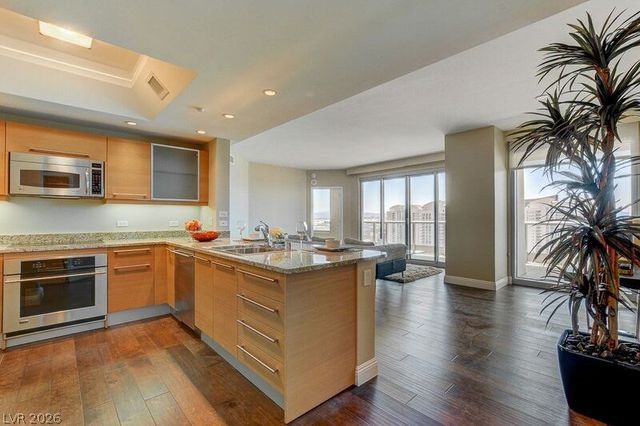 222 KAREN Avenue 3805, Las Vegas, NV 89109