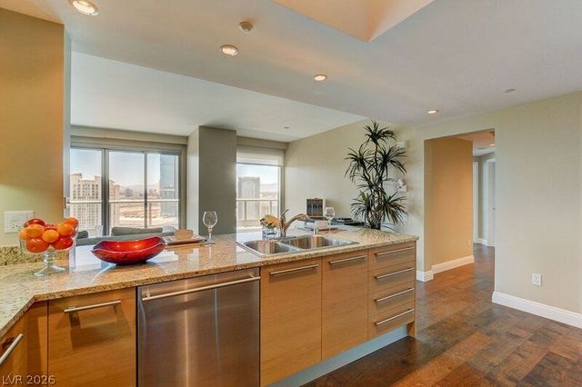 222 KAREN Avenue 3805, Las Vegas, NV 89109