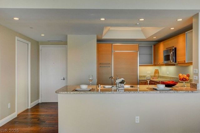 222 KAREN Avenue 3805, Las Vegas, NV 89109