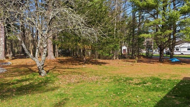 47 Center St, Westport, MA 02790