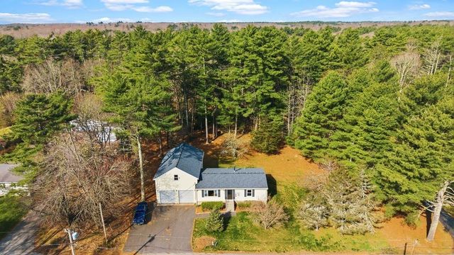 47 Center St, Westport, MA 02790