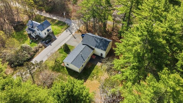 47 Center St, Westport, MA 02790