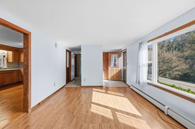 47 Center St, Westport, MA 02790