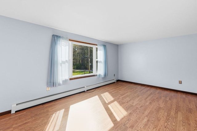 47 Center St, Westport, MA 02790