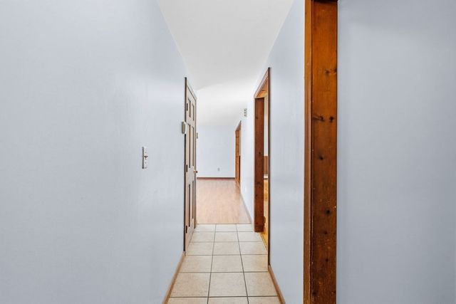 47 Center St, Westport, MA 02790