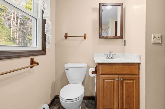 47 Center St, Westport, MA 02790