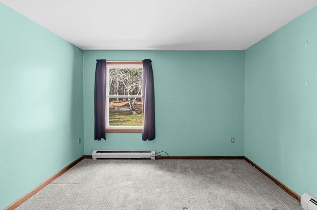 47 Center St, Westport, MA 02790