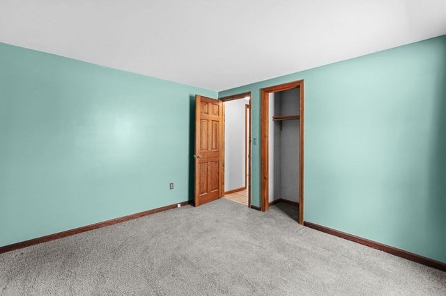 47 Center St, Westport, MA 02790