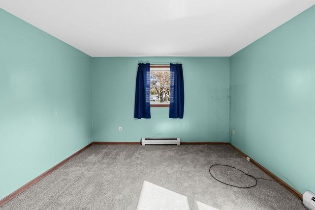 47 Center St, Westport, MA 02790