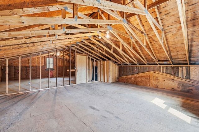 47 Center St, Westport, MA 02790