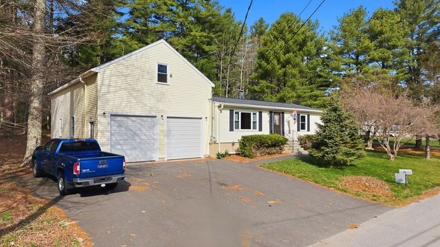 47 Center St, Westport, MA 02790
