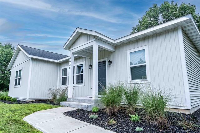 7920 W Juniper Beach Road, Mears, MI 49436