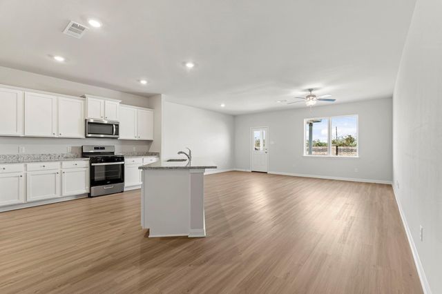 2550 Green Jasper Drive, Iowa Colony, TX 77583