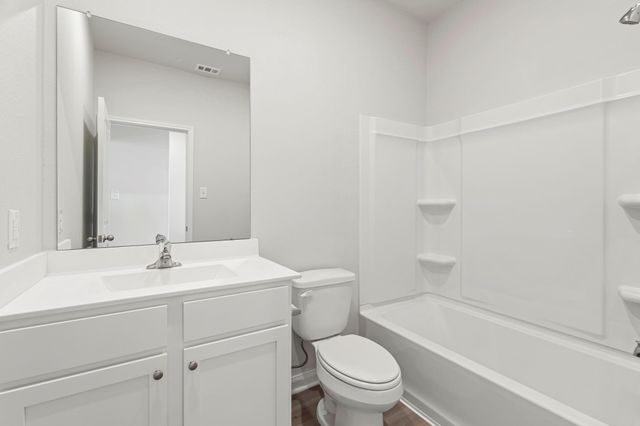 2550 Green Jasper Drive, Iowa Colony, TX 77583