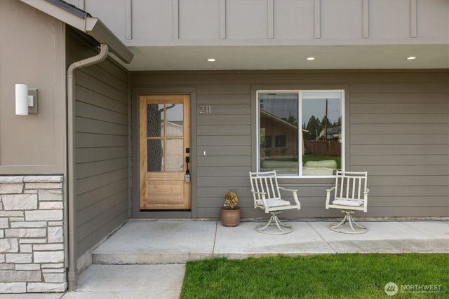 211 W Oak Street, Yacolt, WA 98675