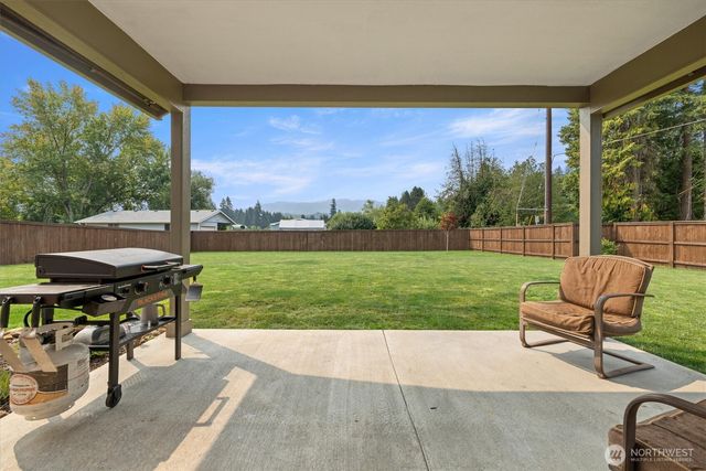 211 W Oak Street, Yacolt, WA 98675