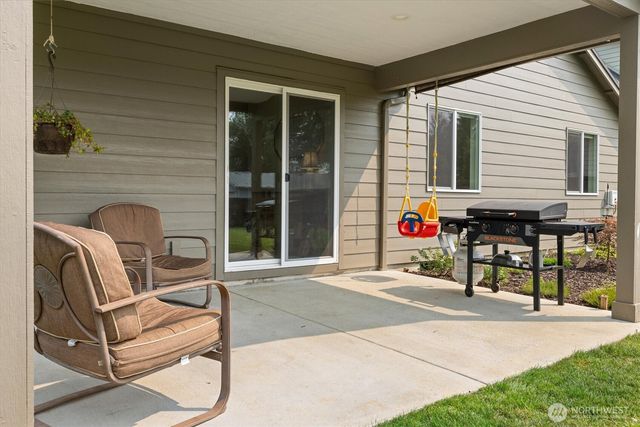 211 W Oak Street, Yacolt, WA 98675