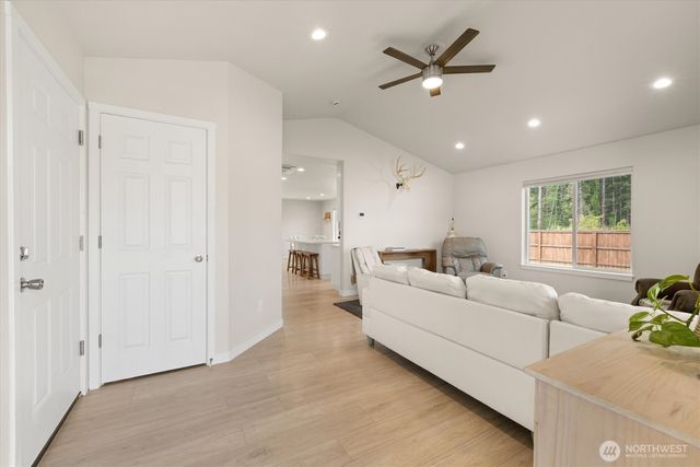 211 W Oak Street, Yacolt, WA 98675
