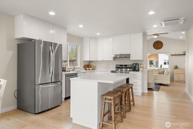 211 W Oak Street, Yacolt, WA 98675