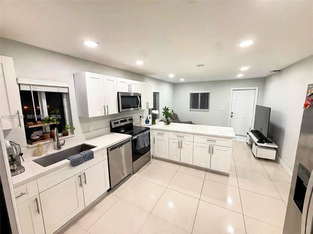 6362 Southgate Boulevard 2, Margate, FL 33068