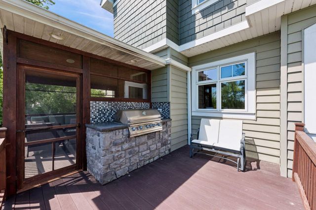 2975 Klondike Avenue N, Lake Elmo, MN 55042
