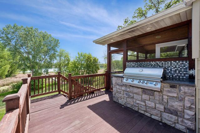2975 Klondike Avenue N, Lake Elmo, MN 55042