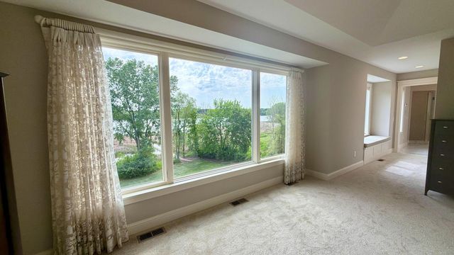 2975 Klondike Avenue N, Lake Elmo, MN 55042