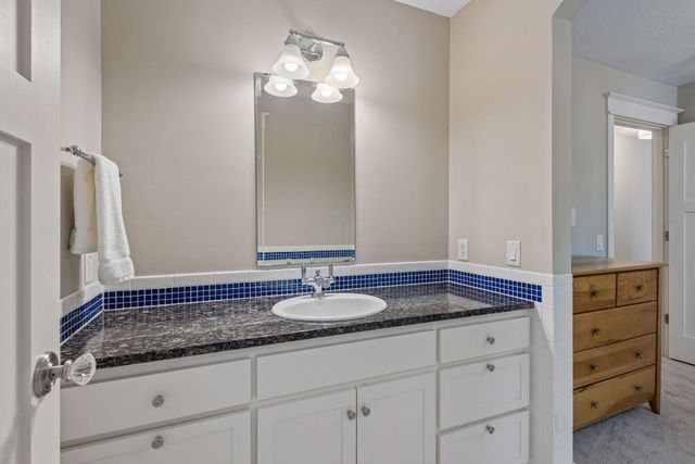 2975 Klondike Avenue N, Lake Elmo, MN 55042