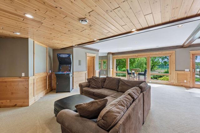 2975 Klondike Avenue N, Lake Elmo, MN 55042