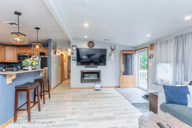 270 Mettacahonts Road, Accord, NY 12404