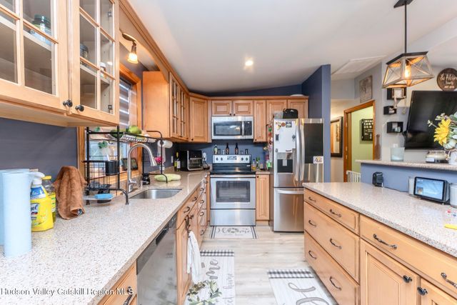 270 Mettacahonts Road, Accord, NY 12404