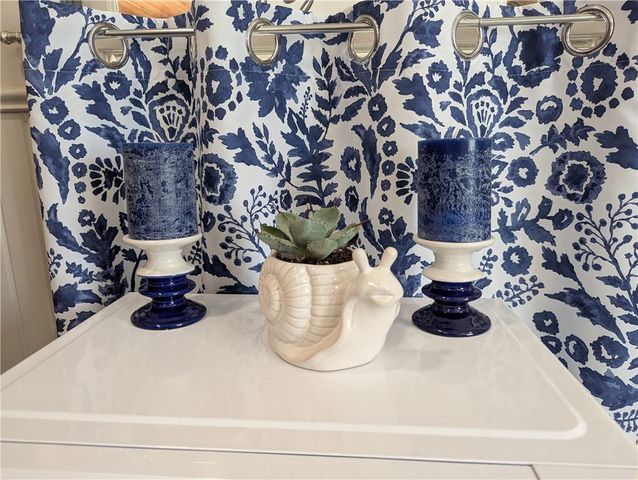 407 S 1st Street, Hiawatha, KS 66434